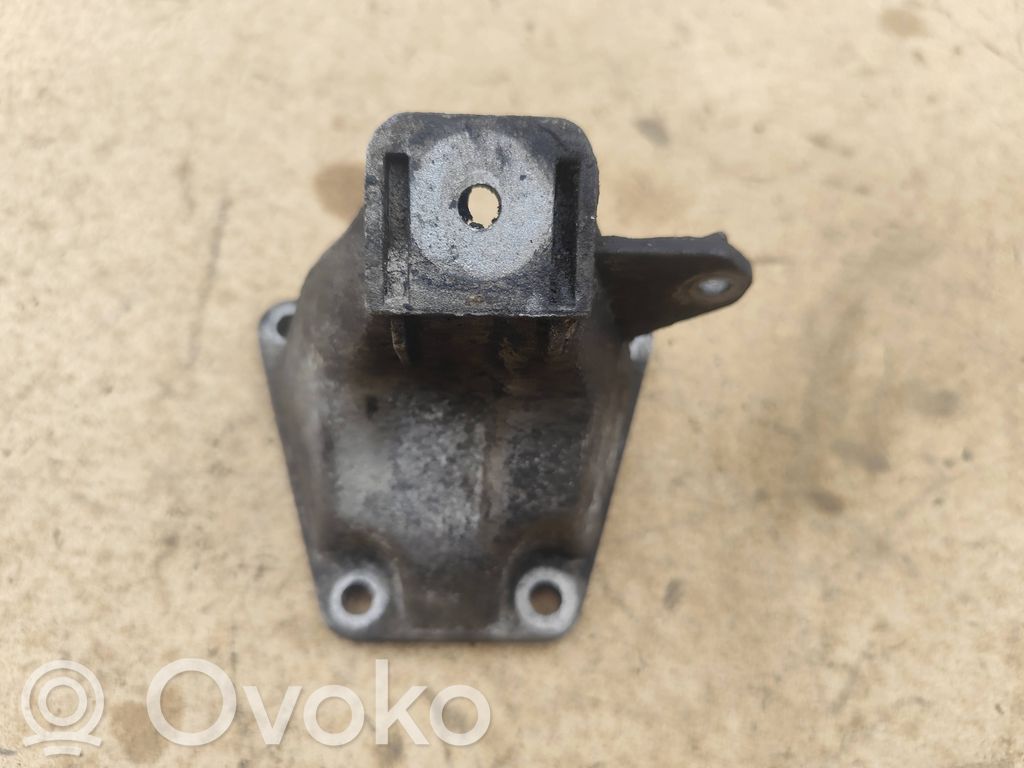 Engine mounting bracket   4B0199308