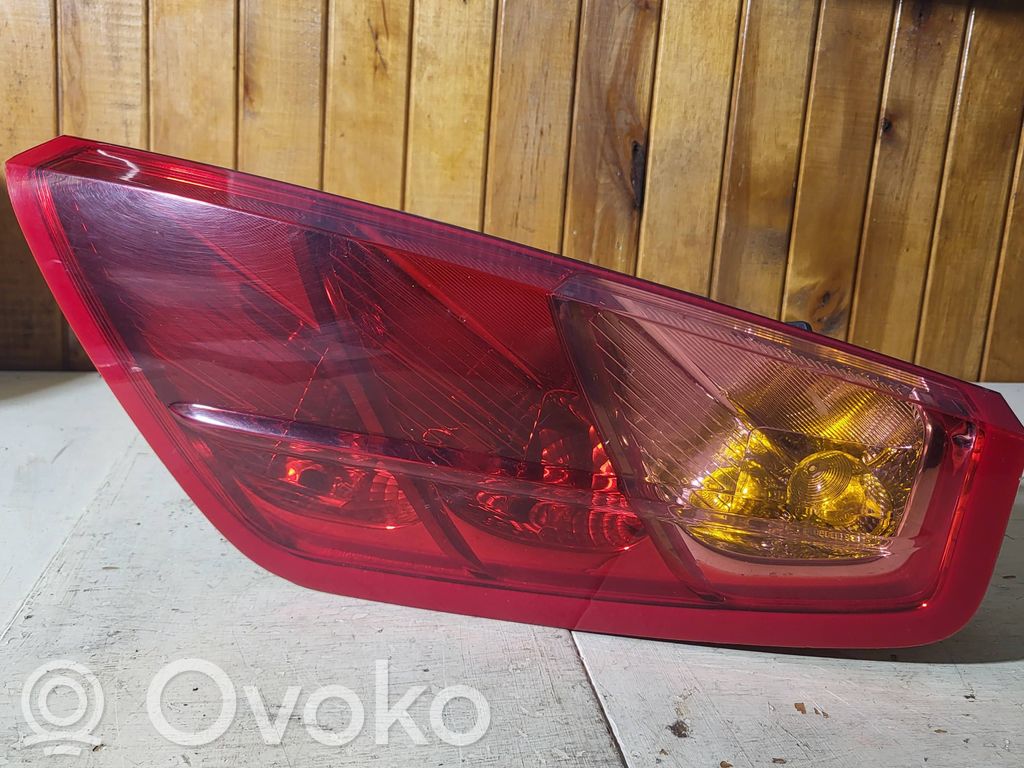 Fiat Punto (188) Aizmugurējais lukturis virsbūvē 