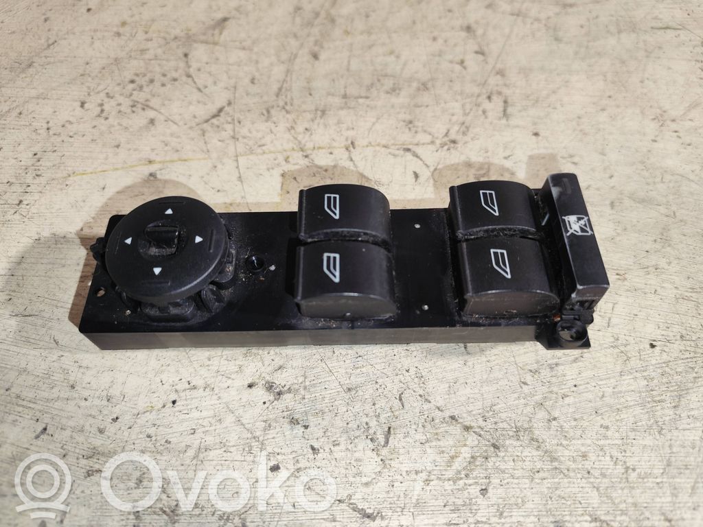 Ford Focus Electric window control switch 