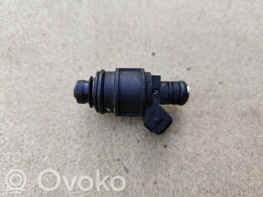 Opel Astra G Fuel injector 