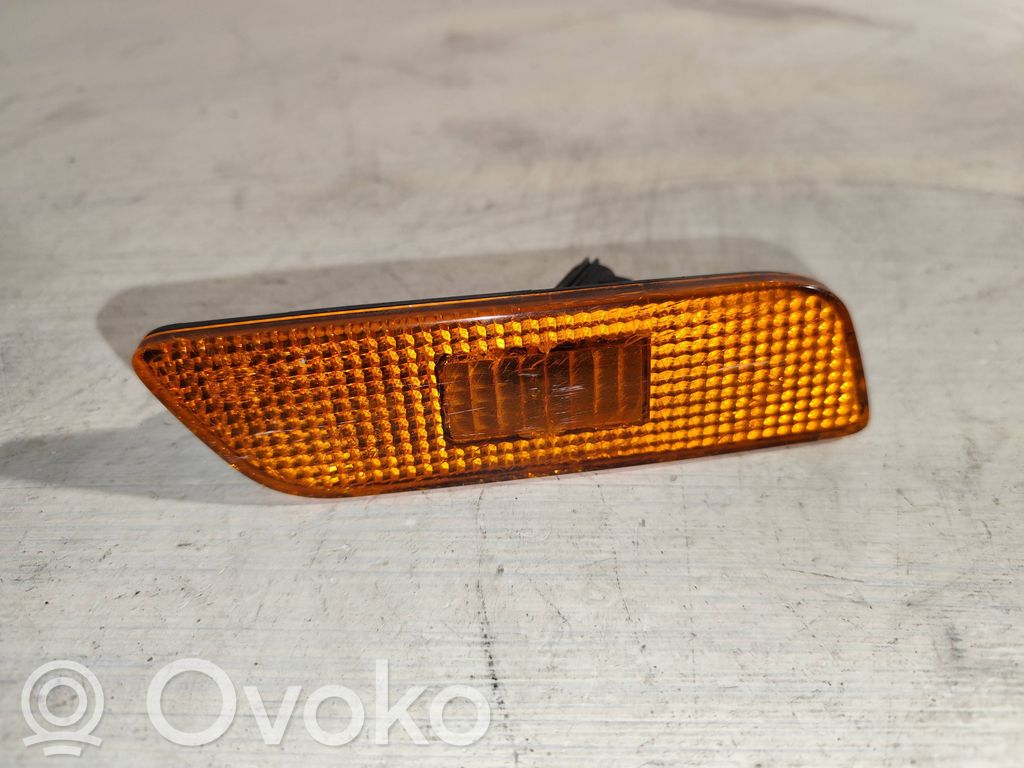 Volvo S80 Front reflector 