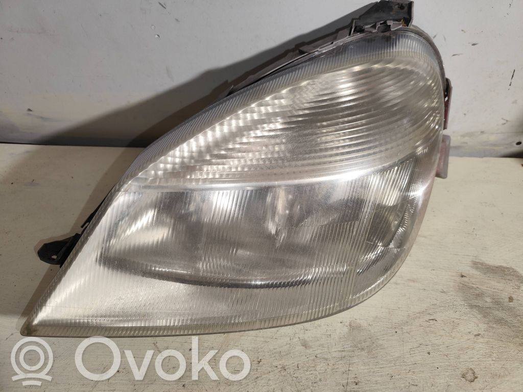 Mercedes-Benz Vaneo W414 Lampa przednia 