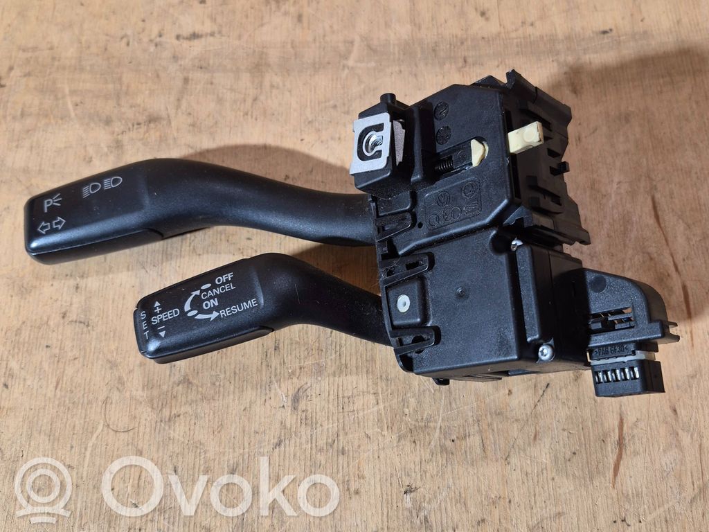 Audi A3 S3 8P Indicator stalk 
