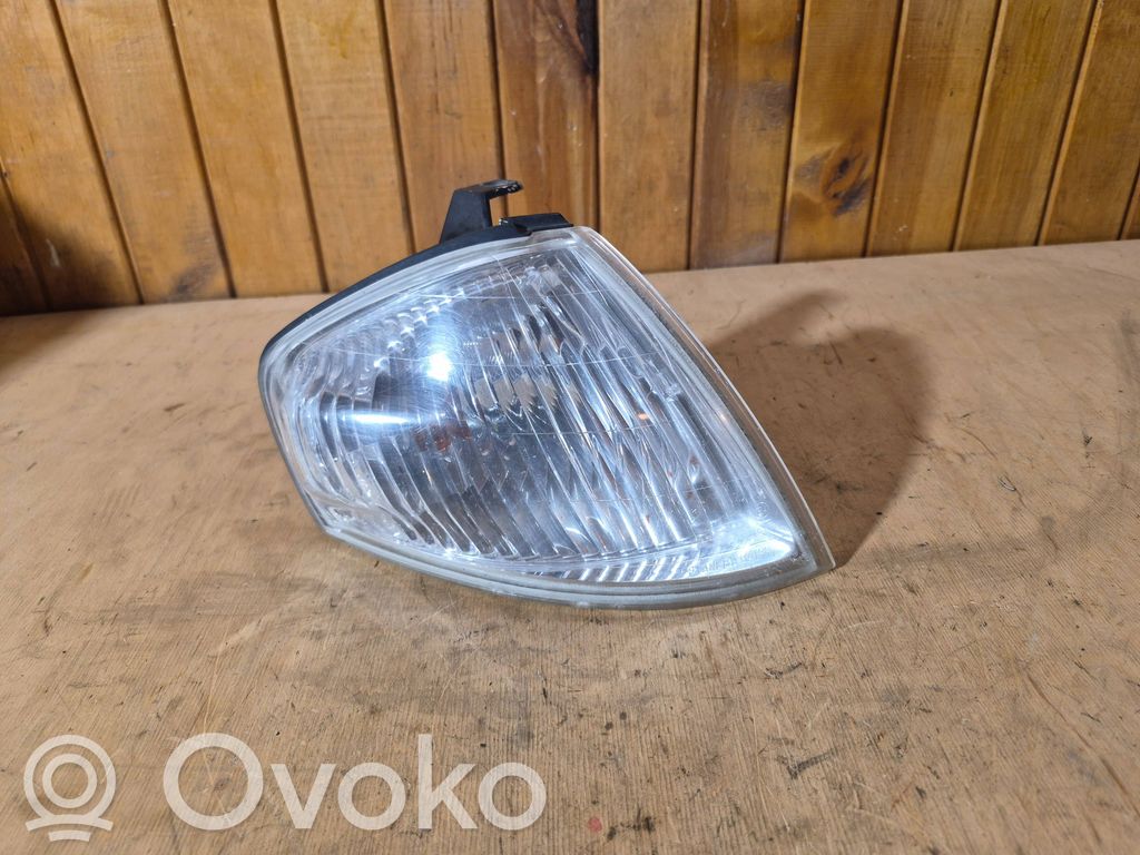 Mazda 323 Etusuuntavilkku 