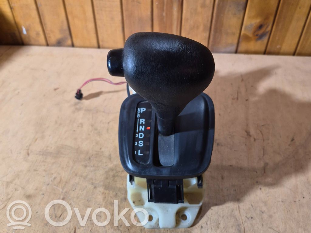 Mazda 323 Palanca/selector de cambios 