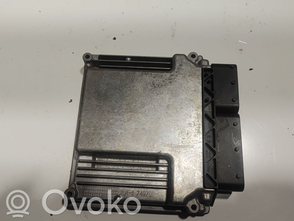 Unidad de control/módulo del motor   4174973