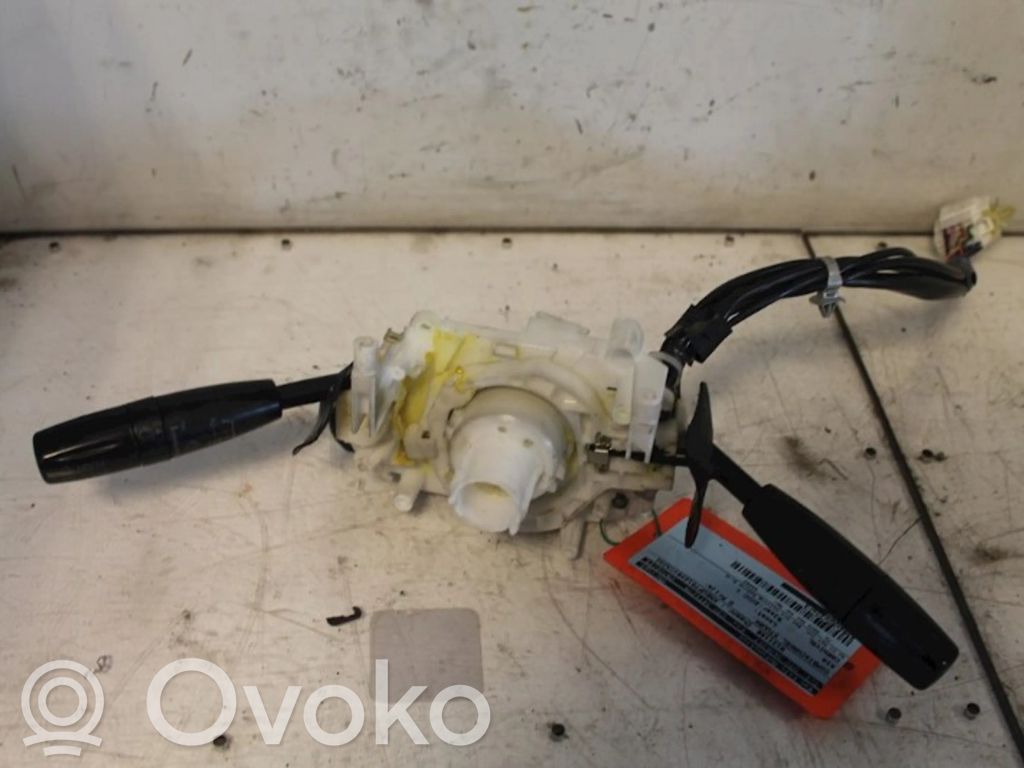 KIA Carnival Przełącznik / Przycisk kierownicy 