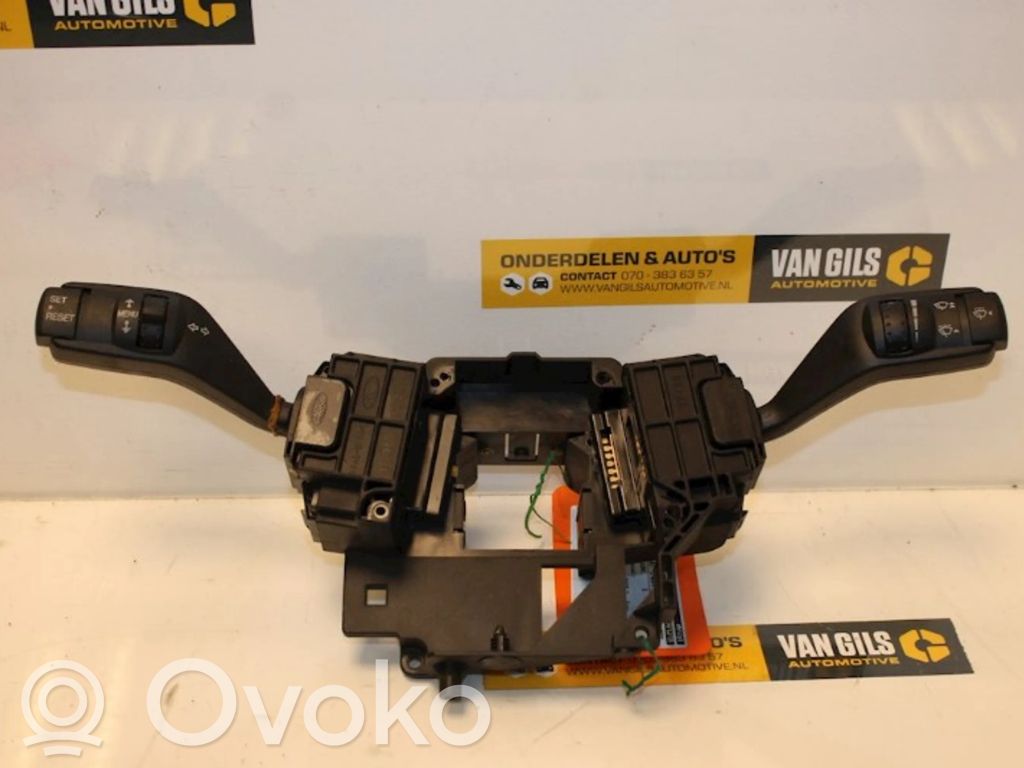 Ford C-MAX I Boutons / interrupteurs volant 