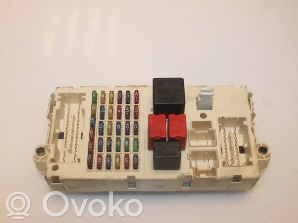 Alfa Romeo 147 Juego de caja de fusibles 