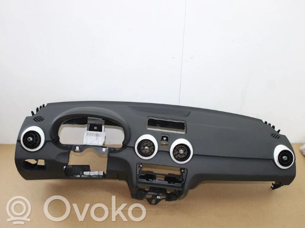 Audi A1 Panelė 