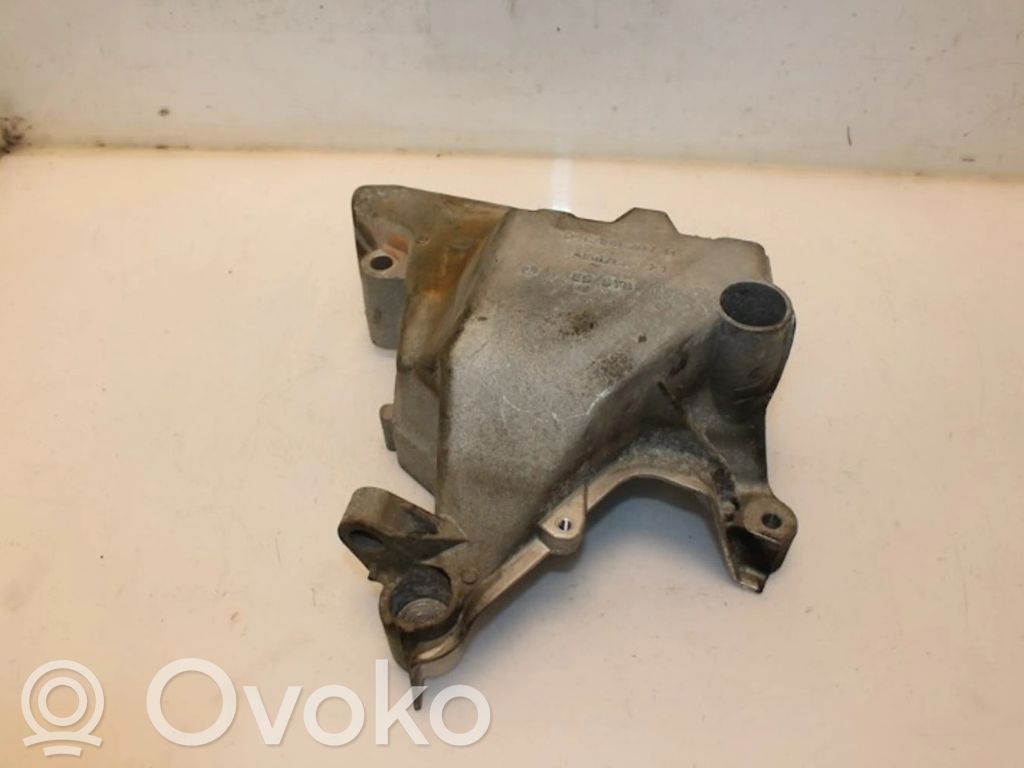 Moottorin kiinnikekorvake   04C199207D,04C199207D