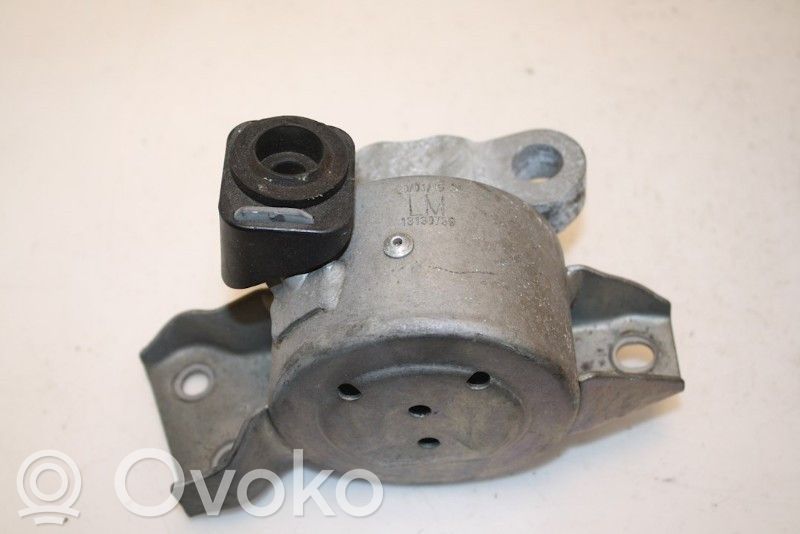Opel Corsa E Halterung Lager Getriebe
