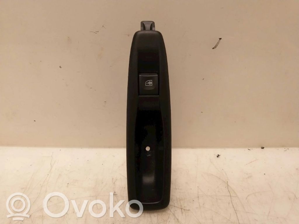 Renault Captur Electric window control switch 