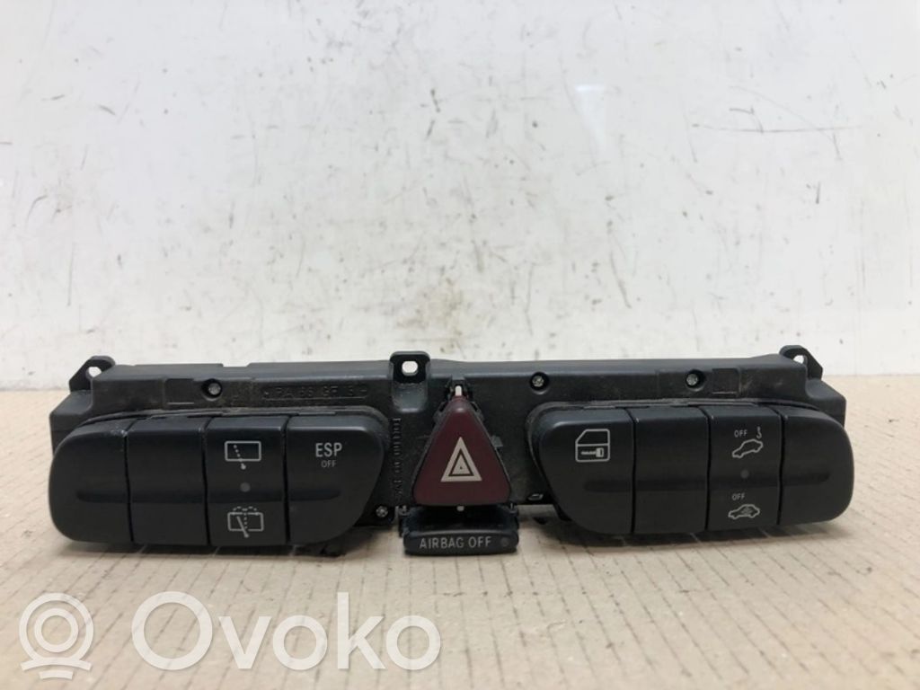 Mercedes-Benz C W203 Interruttore luci di emergenza