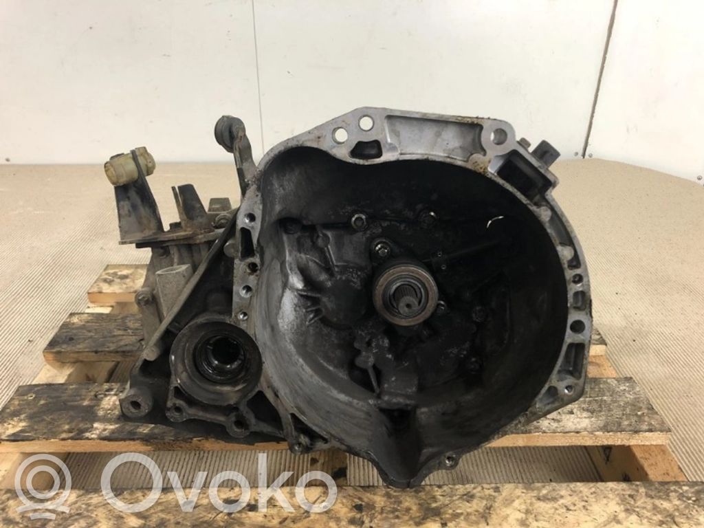 Nissan Micra C+C Cutie viteze manuală cu 5 trepte 