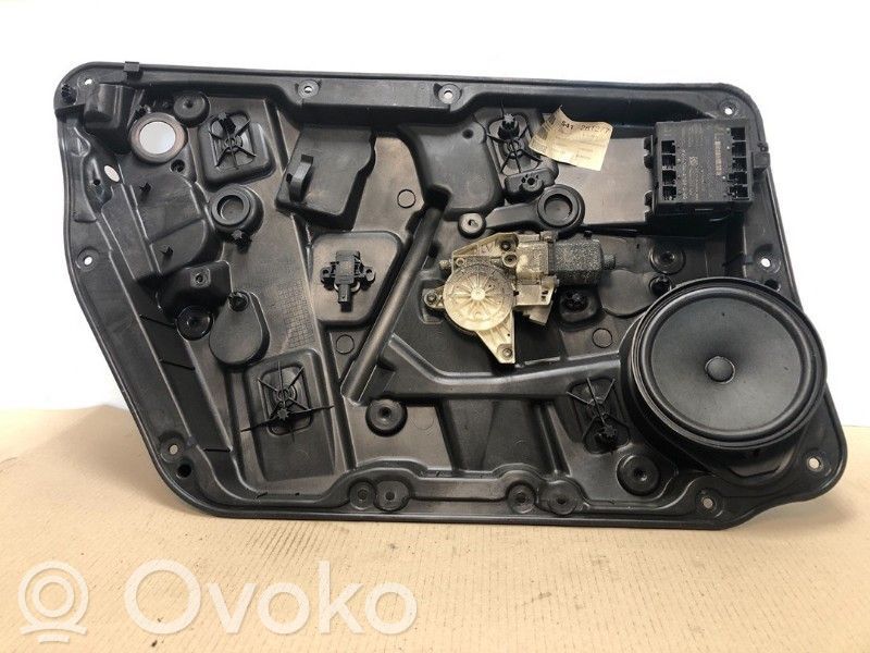 Mercedes-Benz A W176 Manualny podnośnik szyby drzwi przednich 
