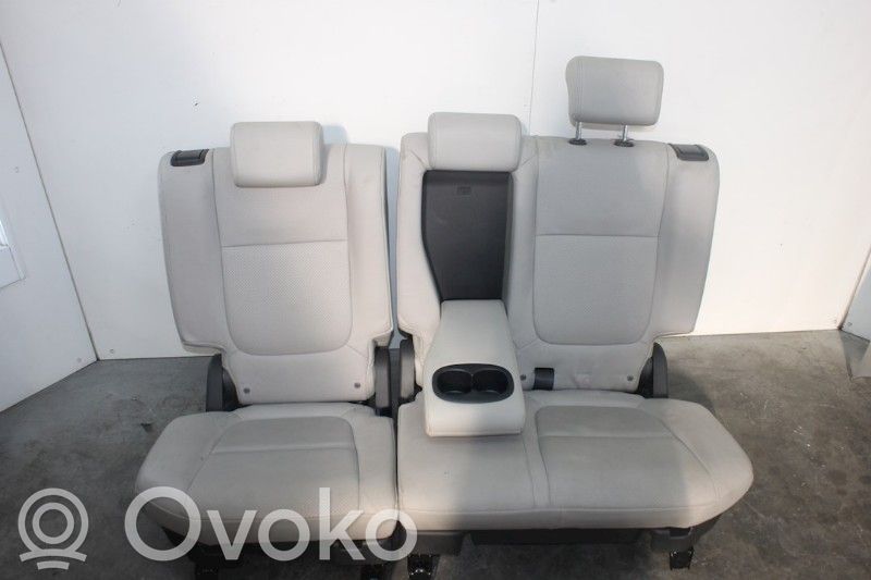 Mitsubishi Outlander Al doilea rând de scaune