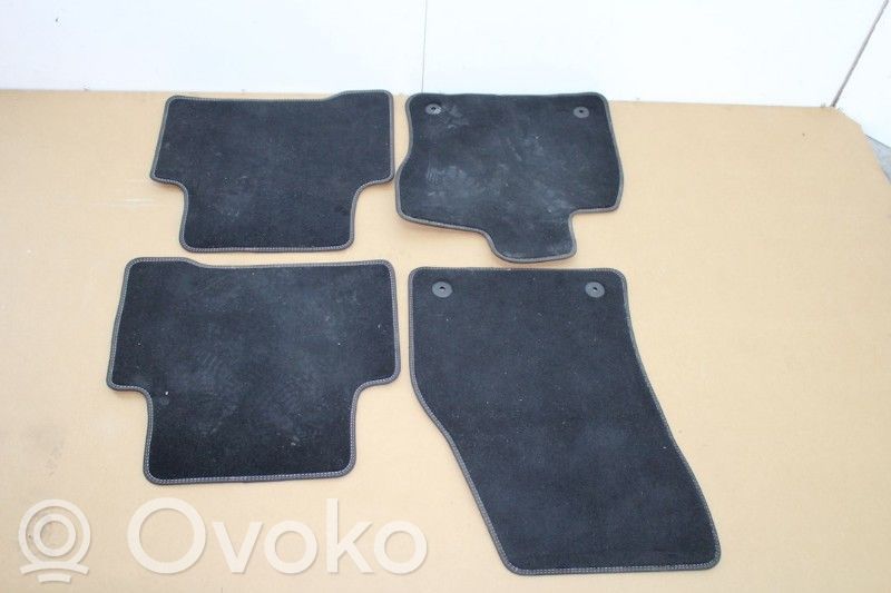 Zestaw dywaników samochodowych   5TB863011A,5TB863011A