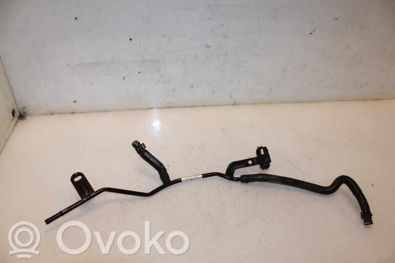 Volkswagen Cross Touran II Moottorin vesijäähdytyksen putki/letku