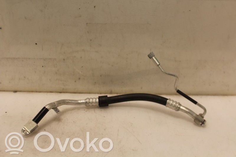 Audi A4 S4 B9 Ilmastointilaitteen putki (A/C)
