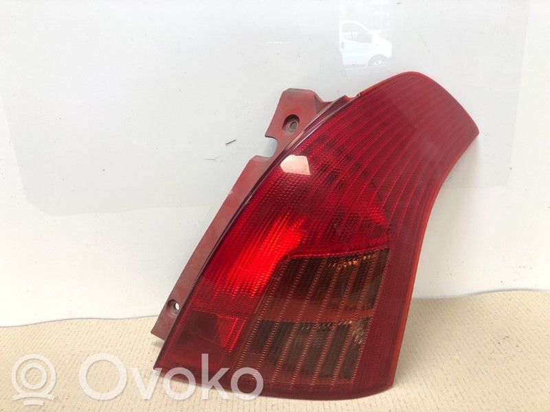 Suzuki Swift I Lampă spate în caroserie 