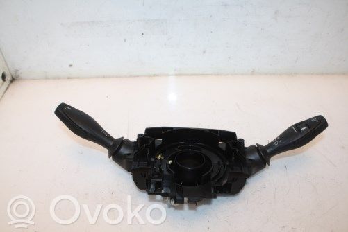 Ford Fiesta Boutons / interrupteurs volant 