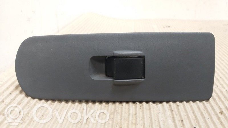 Electric window control switch   MN141018,C8DD389M,2634D6,C8DD389M,MN141018