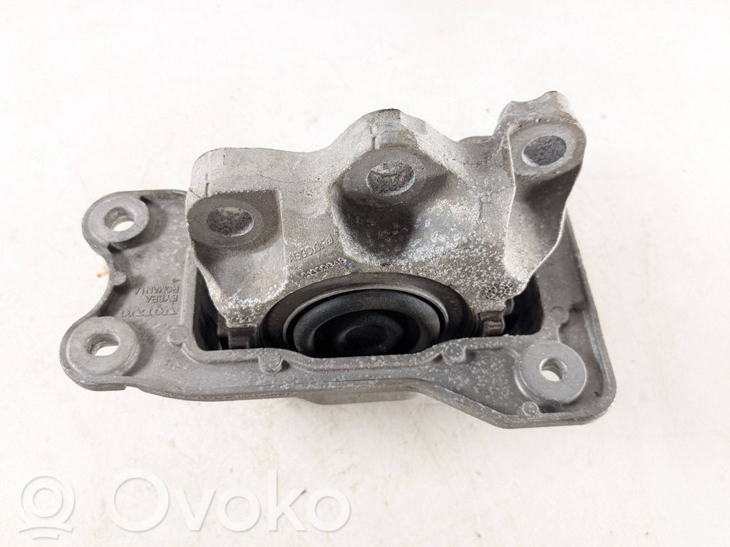 Volvo XC90 Engine mount bracket 