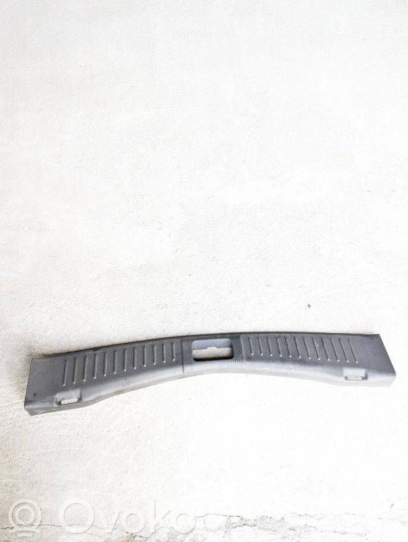 Ford Kuga I Protector del borde del maletero/compartimento de carga 