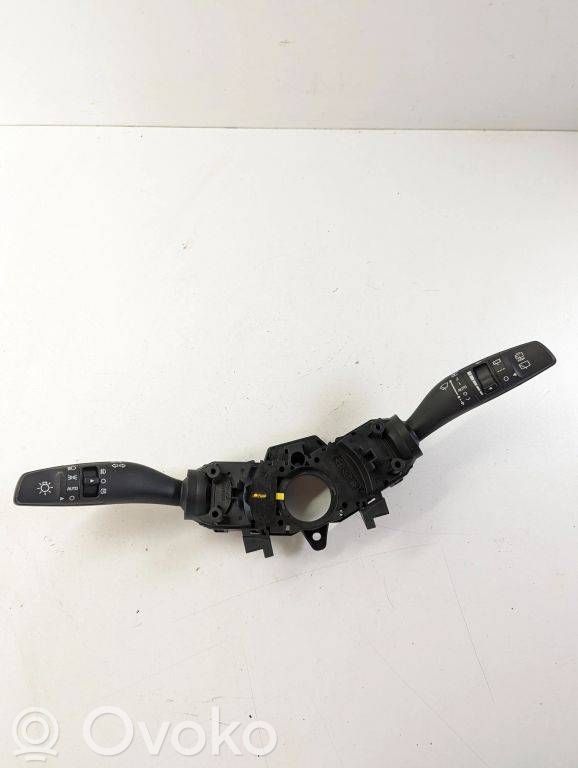 KIA Sorento Interruptor/palanca de limpiador de luz de giro 