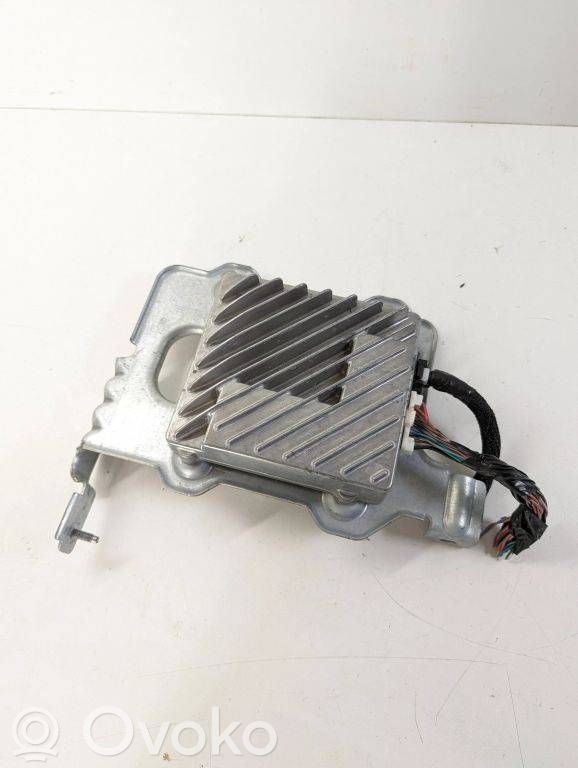 Chrysler Pacifica Sound amplifier 