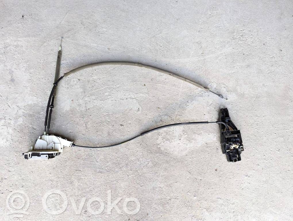 Chrysler Pacifica Priekšpusē slēdzene 