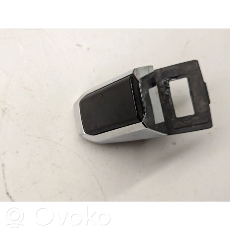 Chevrolet Tahoe Osłona klamki drzwi tylnych 