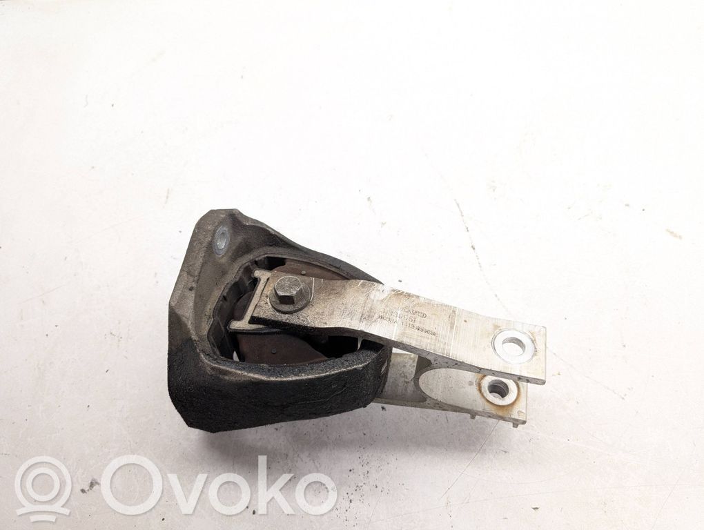 Volvo XC90 Engine mount bracket 