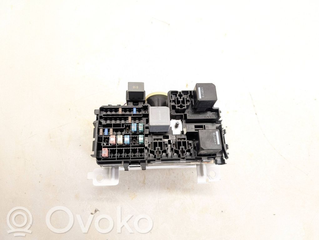 Volvo XC90 Fuse module 
