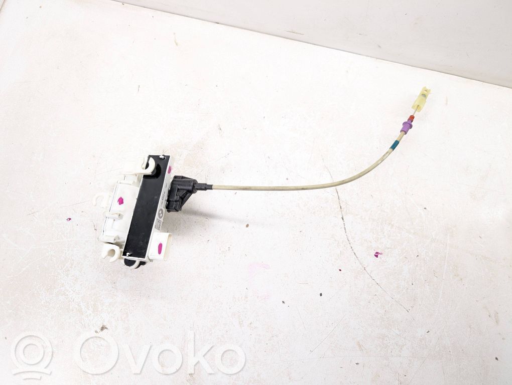 Silniczek dociągania drzwi tylnych   7368452