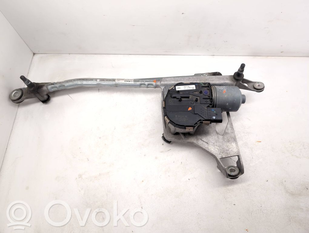 Audi Q7 4M Front wiper linkage and motor 