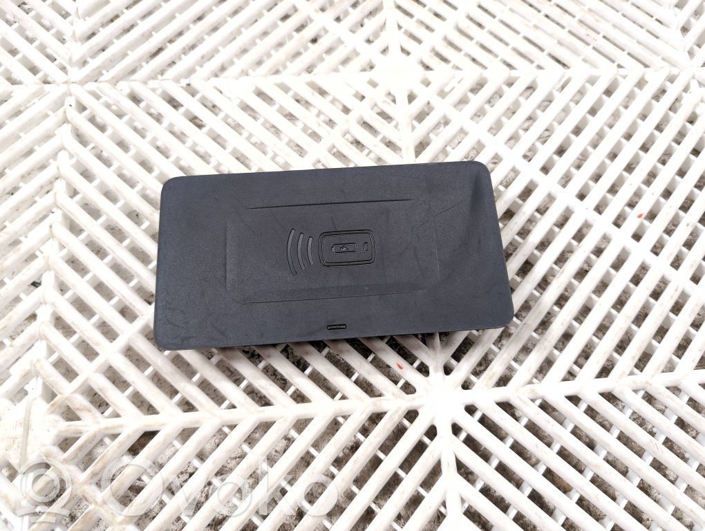 BMW 8 G15 Wireless charging module 