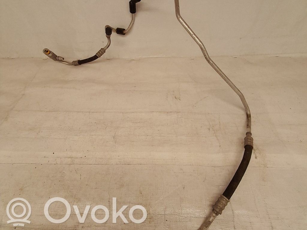 Volkswagen Caddy Coolant pipe/hose 
