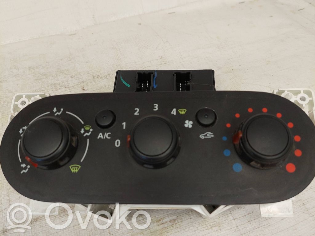 Renault Trafic III (X82) Climate control unit 