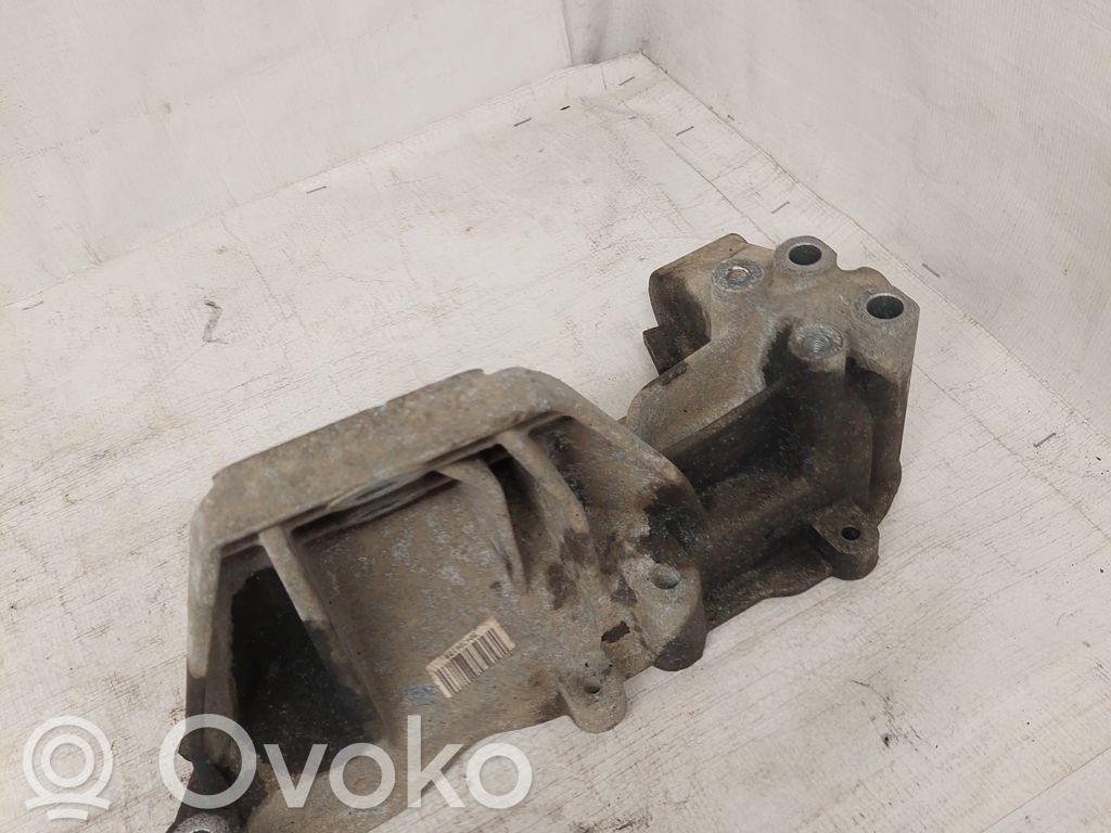 Iveco Daily 5th gen Engine mounting bracket 