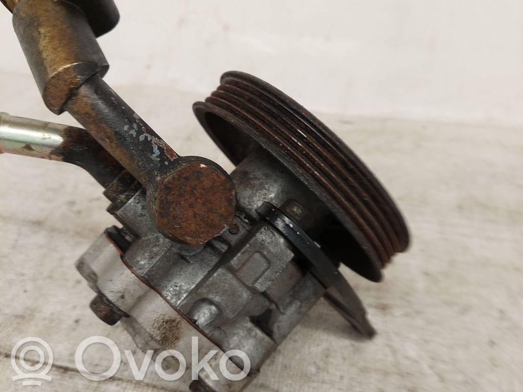 Nissan Cab Star Ohjaustehostimen pumppu 