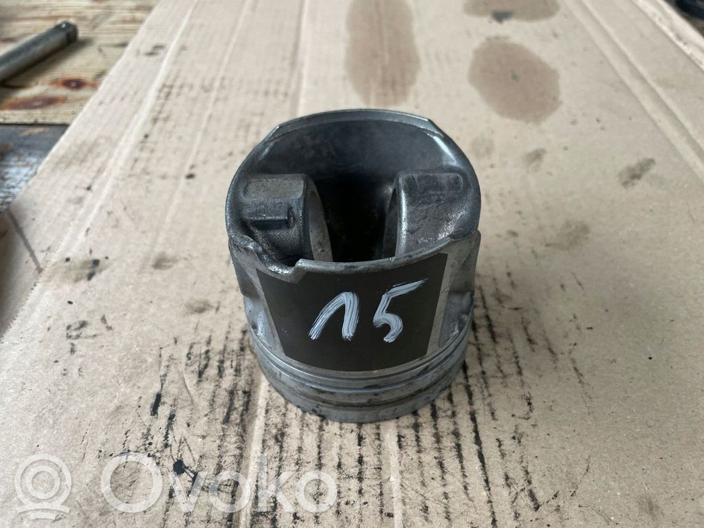 Renault Master III Piston 