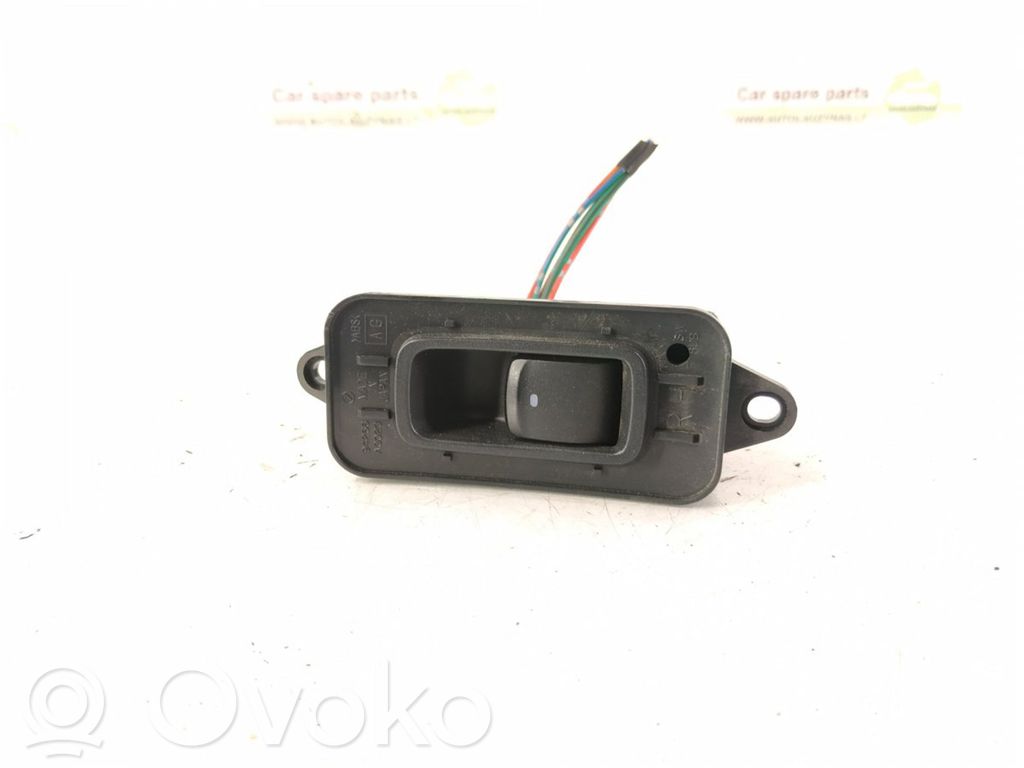 Subaru Legacy Electric window control switch 