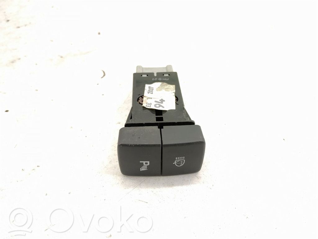 Interruptor del sensor de aparcamiento (PDC)   M26323,M26323