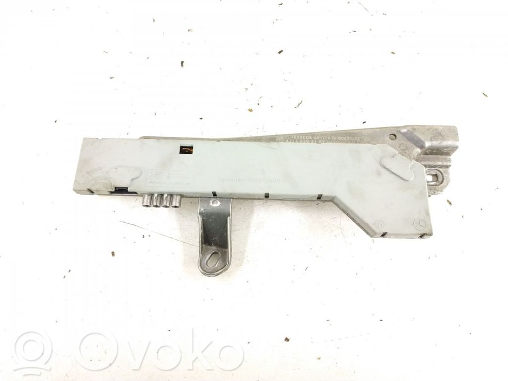 Mercedes-Benz E W211 Radio antena 