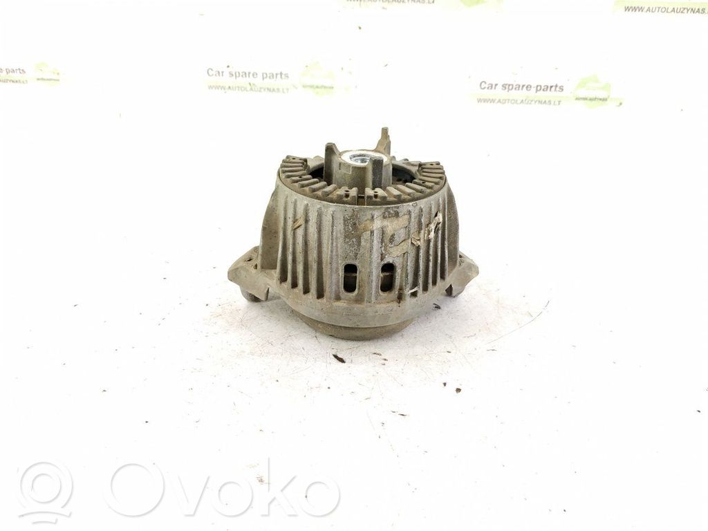 Mercedes-Benz E W212 Engine mount bracket 