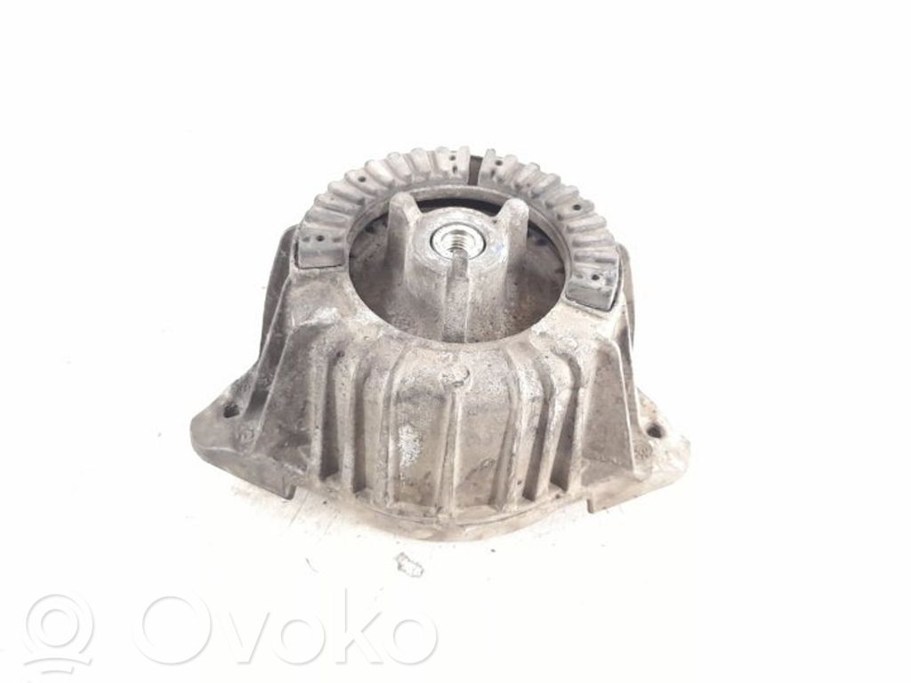 Mercedes-Benz E W212 Engine mount bracket 