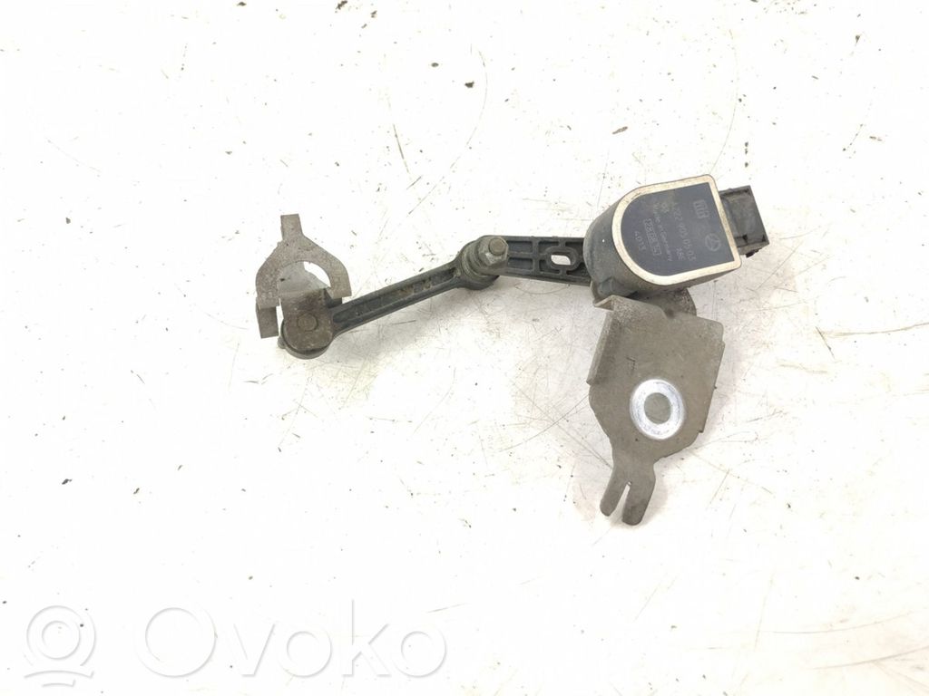 Mercedes-Benz C W205 Czujnik poziomu zawieszenia pneumatycznego osi przedniej 