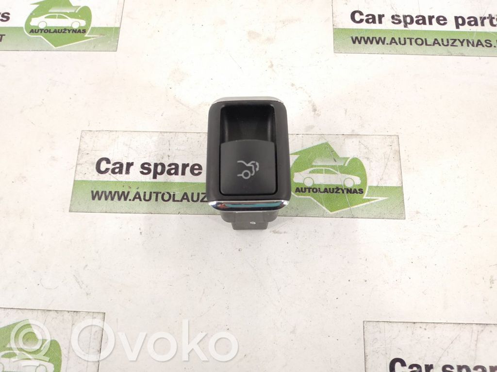 Mercedes-Benz E W212 Tailgate opening switch 